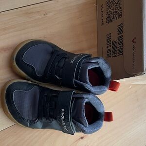 Vivobarefoot Primus Ludo Hi preschool Black Shoes US size 9, EU 25